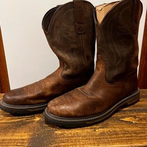 Men’s size 11 D Ariat Groundbreaker slip on boots